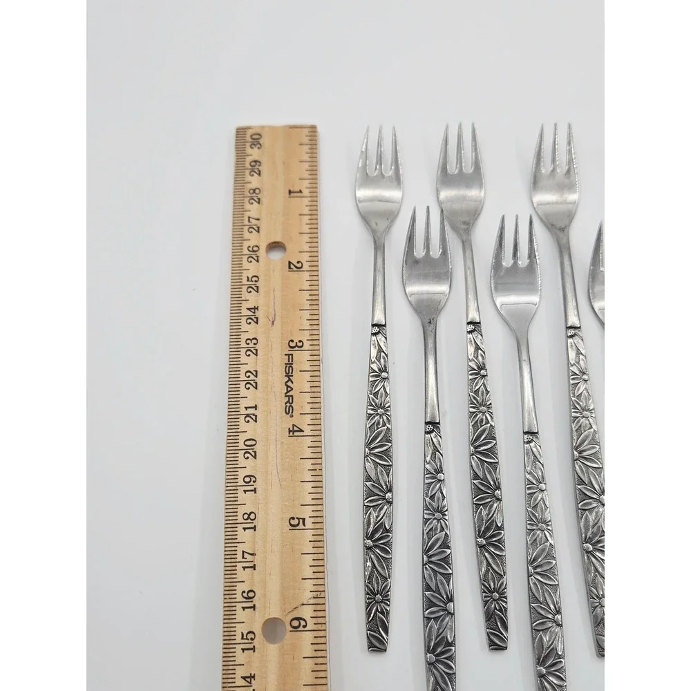Vintage Northland Oneida OHS100 Daisy Appetizer Fork Lot of 10 Japan Stainless